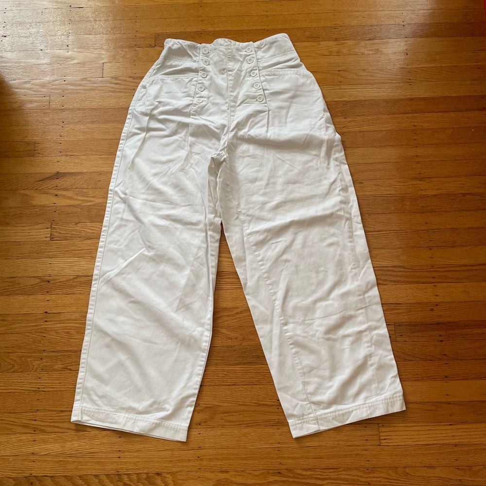 SALE! ESPRIT vintage white, wide-leg pants with button panel front. Size 26.